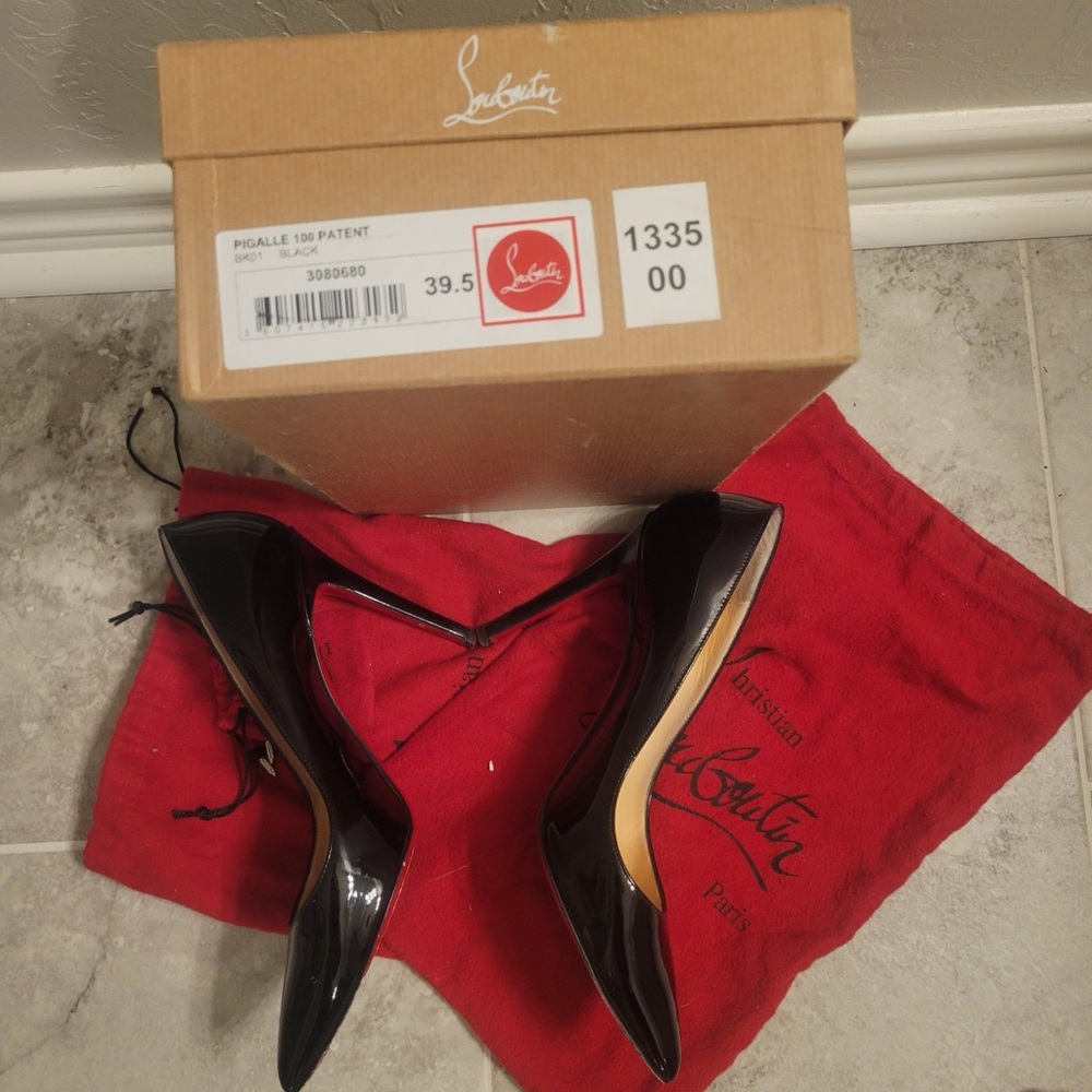 REDUCED! Like New Black Patent Christian Louboutin High Heels